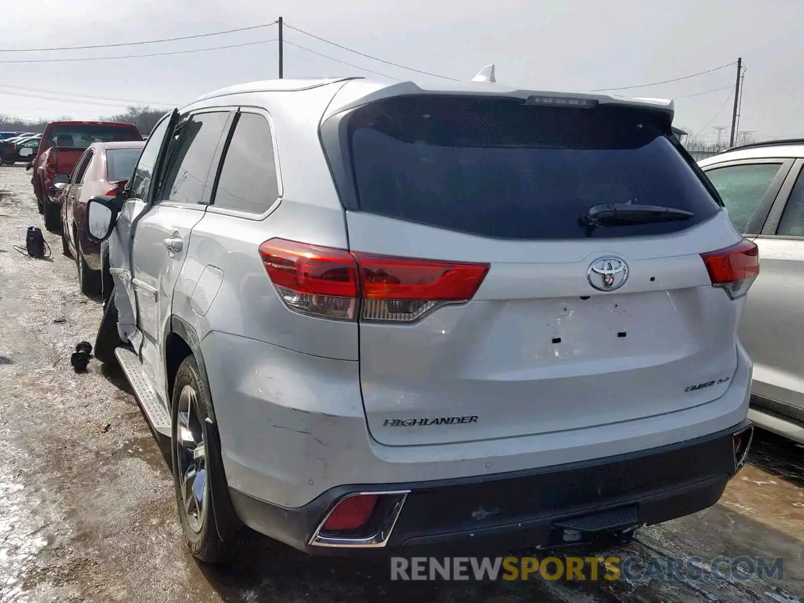 3 Photograph of a damaged car 5TDDZRFH3KS916308 TOYOTA HIGHLANDER 2019