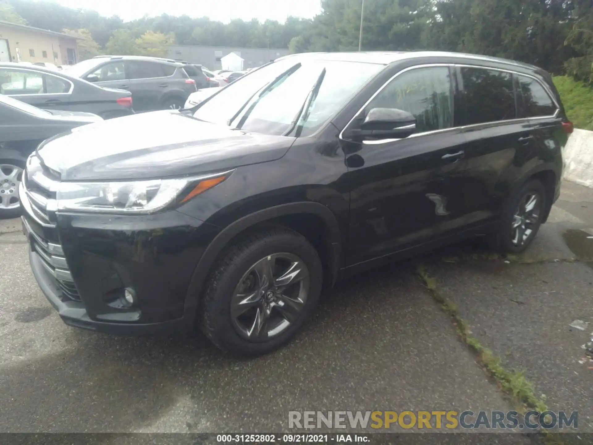 2 Photograph of a damaged car 5TDDZRFH3KS916941 TOYOTA HIGHLANDER 2019