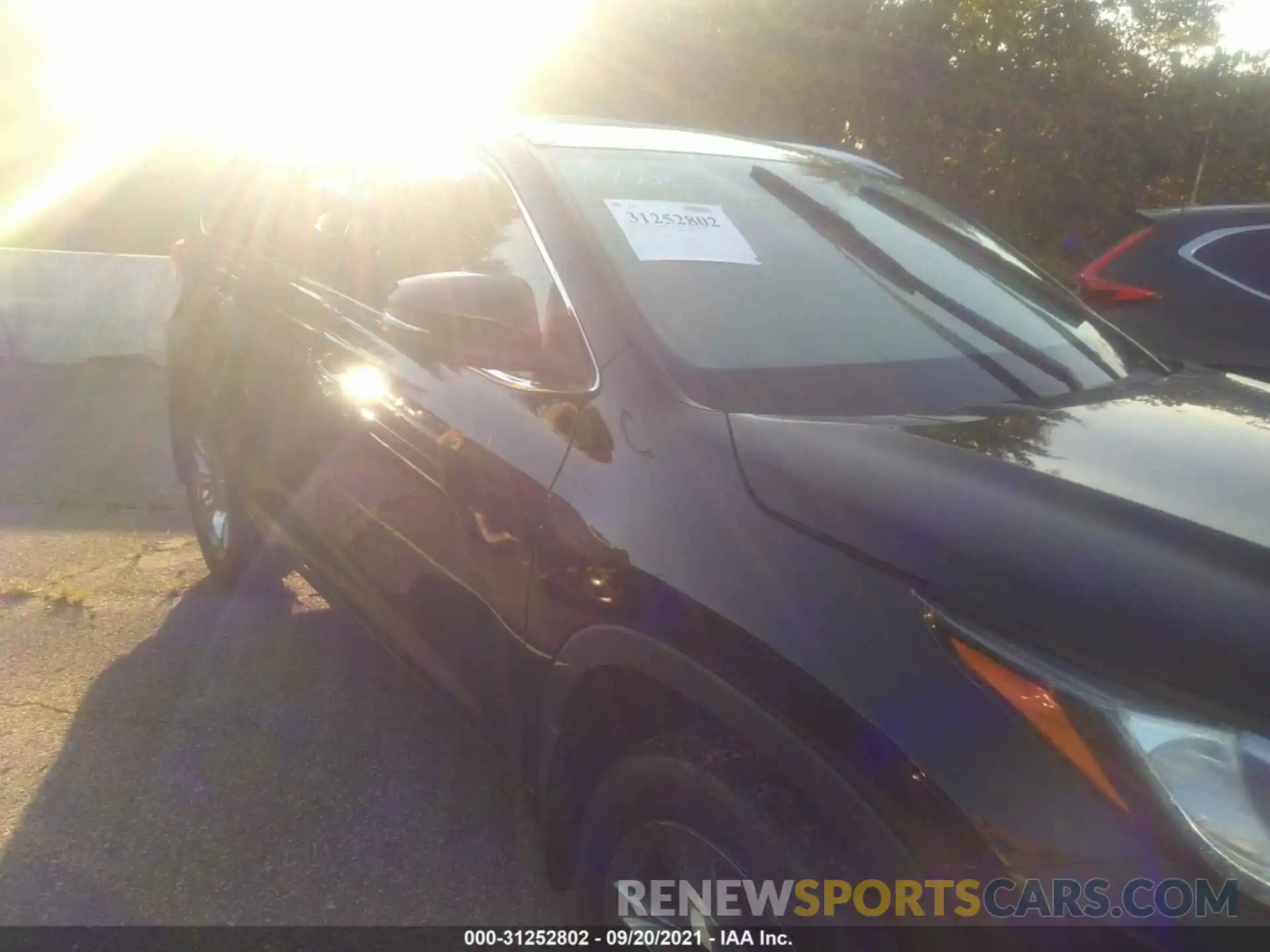 6 Photograph of a damaged car 5TDDZRFH3KS916941 TOYOTA HIGHLANDER 2019