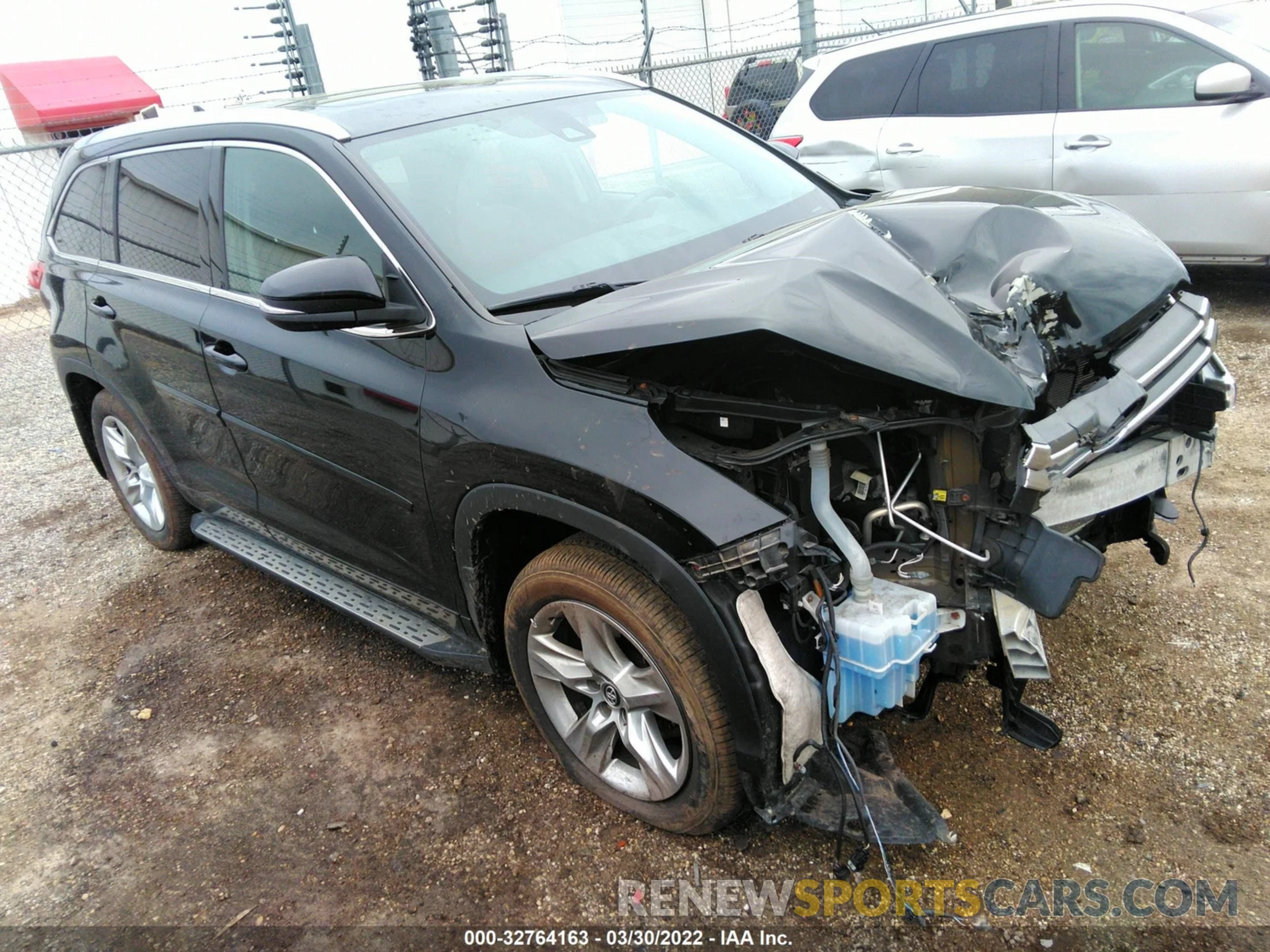 1 Photograph of a damaged car 5TDDZRFH3KS919399 TOYOTA HIGHLANDER 2019