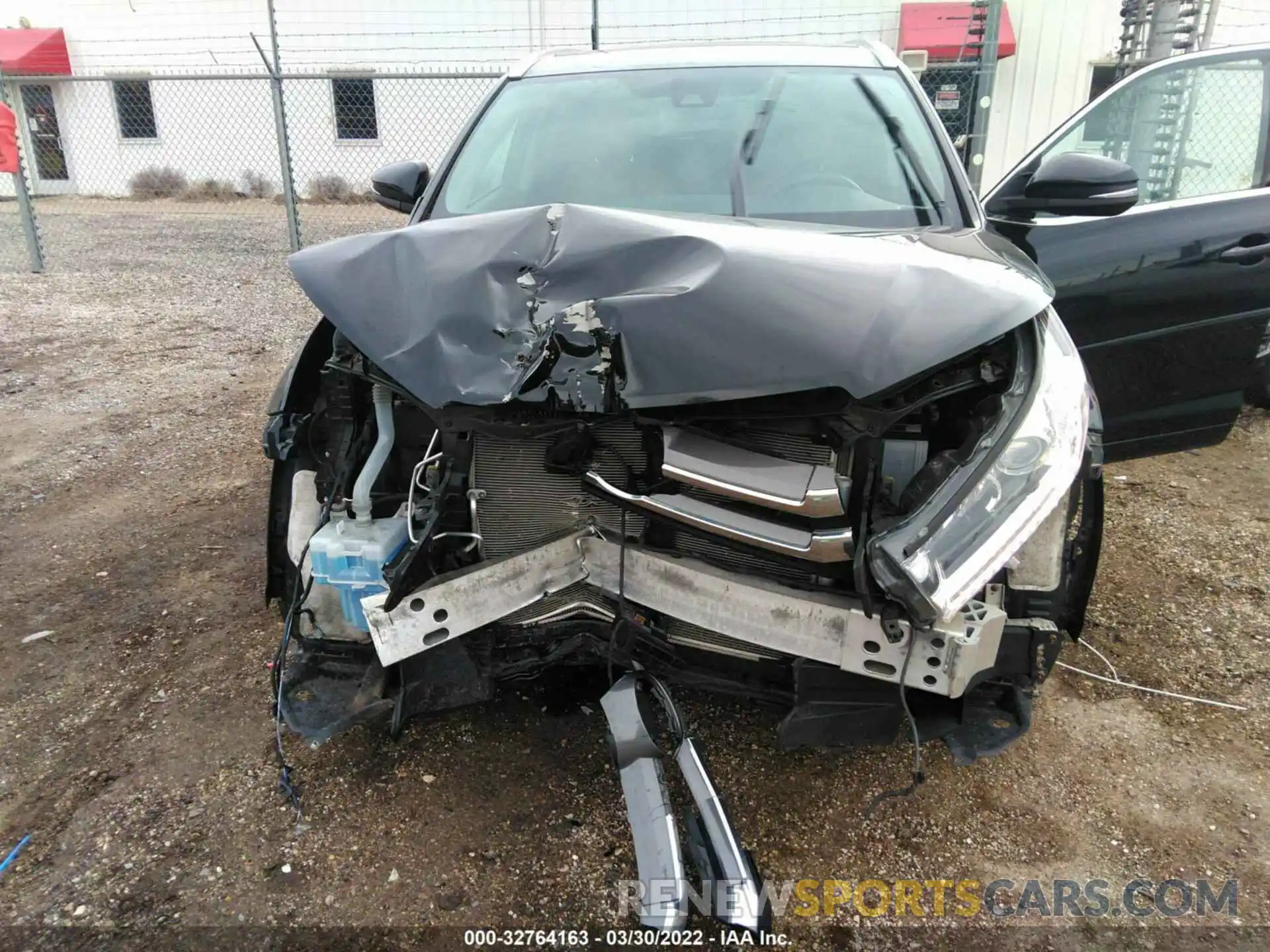 6 Photograph of a damaged car 5TDDZRFH3KS919399 TOYOTA HIGHLANDER 2019