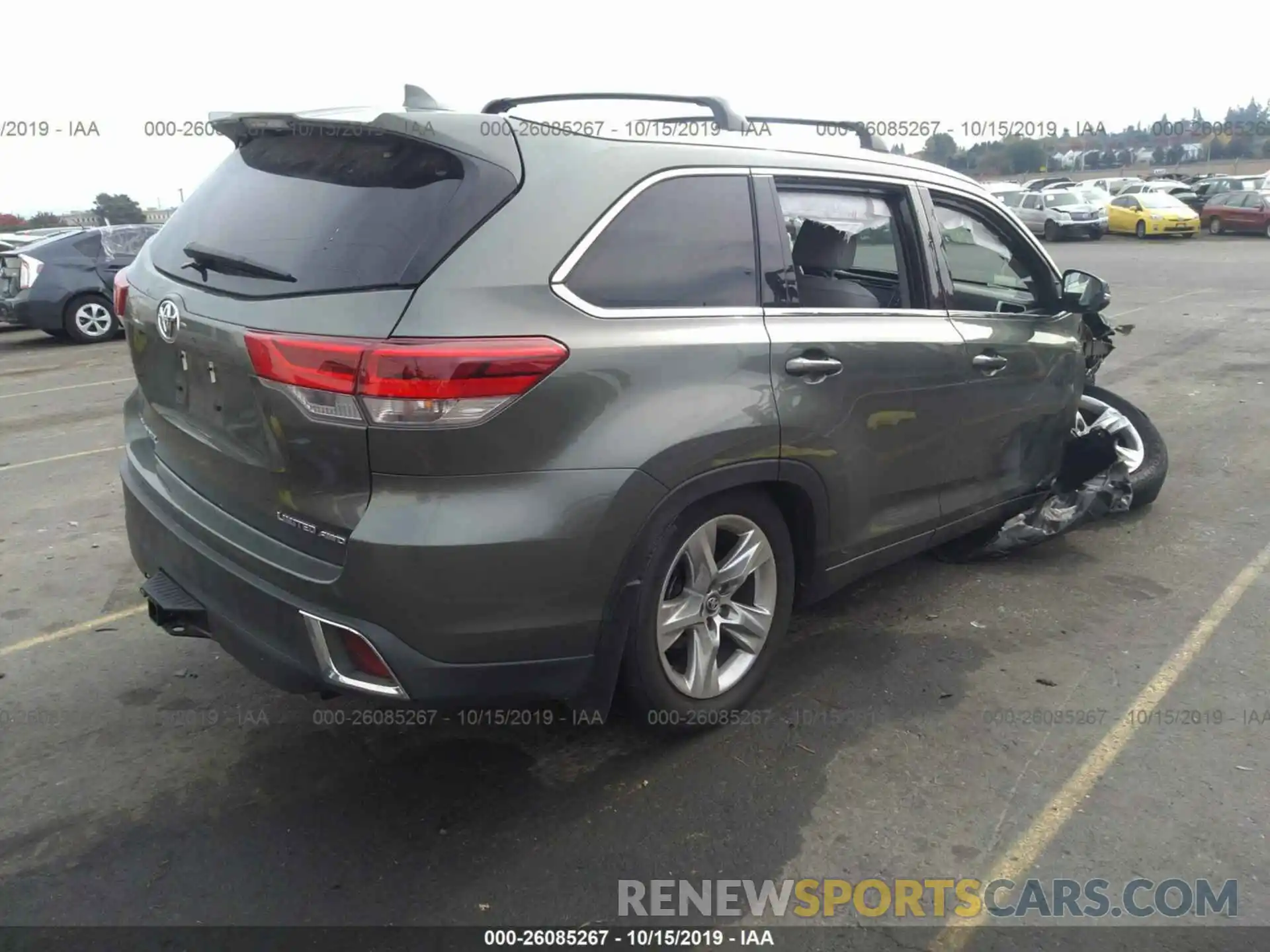 4 Photograph of a damaged car 5TDDZRFH3KS924778 TOYOTA HIGHLANDER 2019