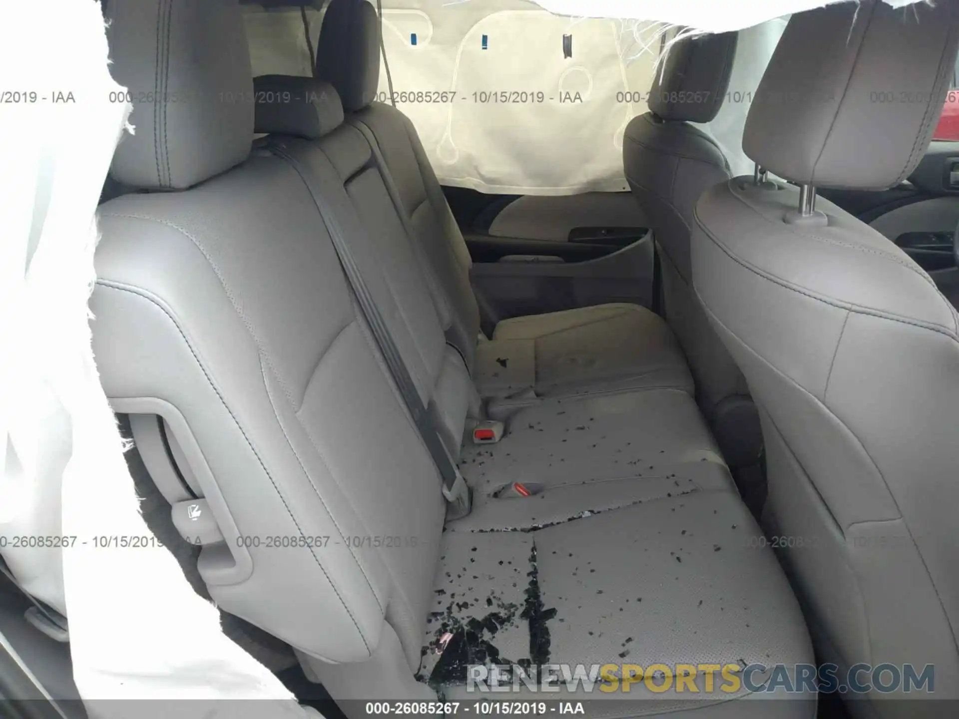 8 Photograph of a damaged car 5TDDZRFH3KS924778 TOYOTA HIGHLANDER 2019