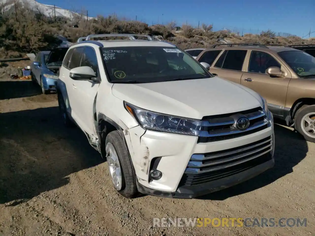 1 Photograph of a damaged car 5TDDZRFH3KS949616 TOYOTA HIGHLANDER 2019