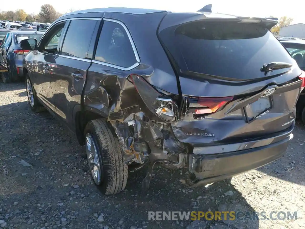 3 Photograph of a damaged car 5TDDZRFH3KS961314 TOYOTA HIGHLANDER 2019