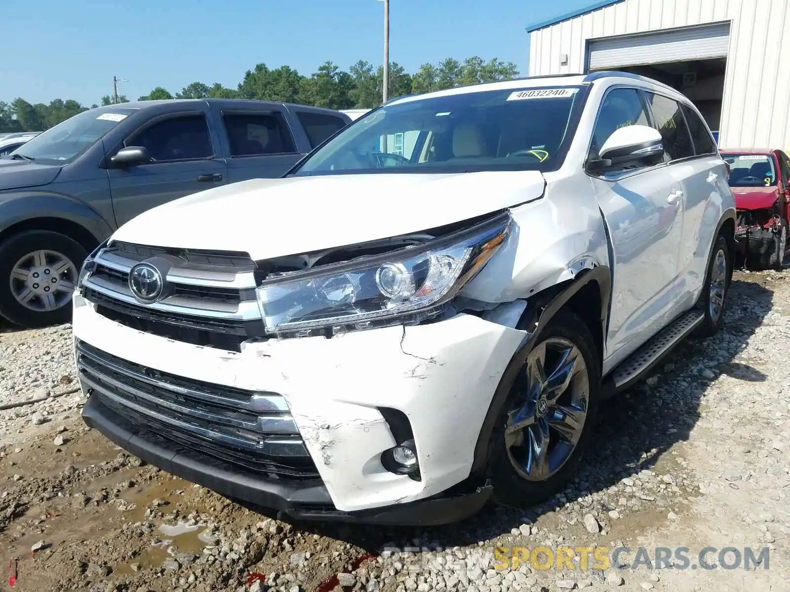 2 Photograph of a damaged car 5TDDZRFH3KS971888 TOYOTA HIGHLANDER 2019