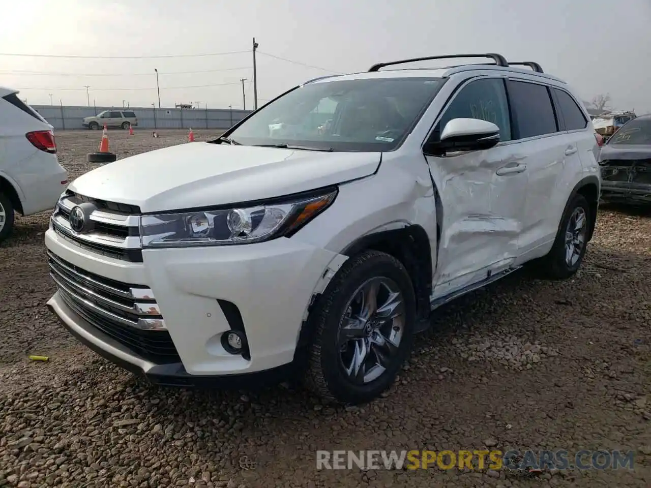 2 Photograph of a damaged car 5TDDZRFH3KS975813 TOYOTA HIGHLANDER 2019