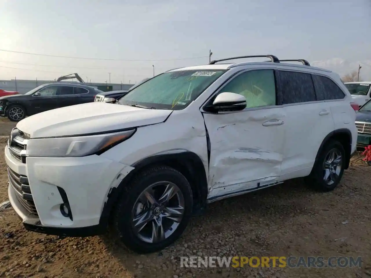 9 Photograph of a damaged car 5TDDZRFH3KS975813 TOYOTA HIGHLANDER 2019