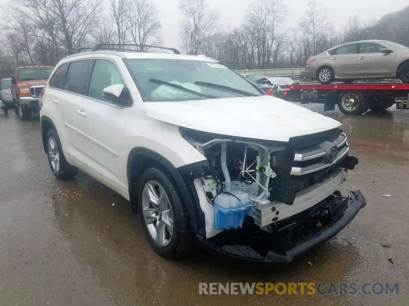 1 Photograph of a damaged car 5TDDZRFH3KS976332 TOYOTA HIGHLANDER 2019