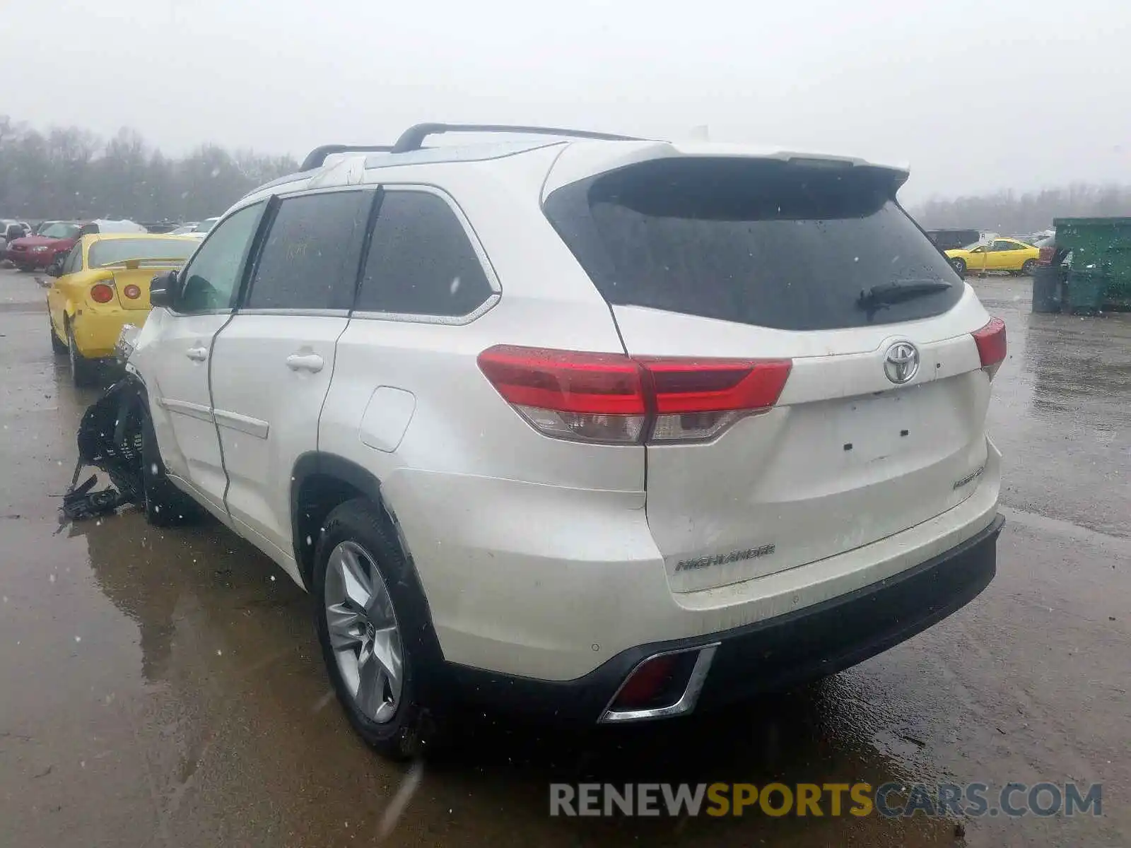 3 Photograph of a damaged car 5TDDZRFH3KS976332 TOYOTA HIGHLANDER 2019