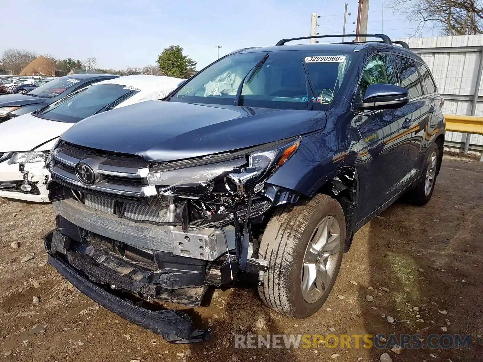 2 Photograph of a damaged car 5TDDZRFH3KS981143 TOYOTA HIGHLANDER 2019