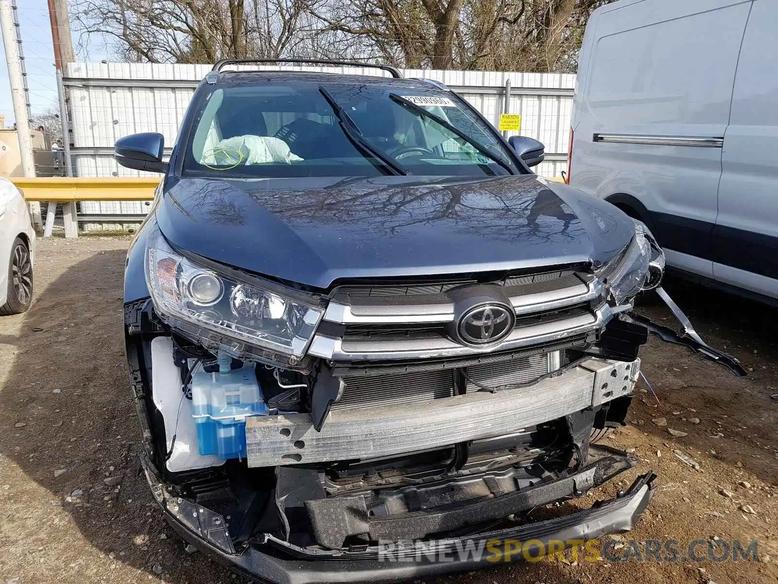 7 Photograph of a damaged car 5TDDZRFH3KS981143 TOYOTA HIGHLANDER 2019