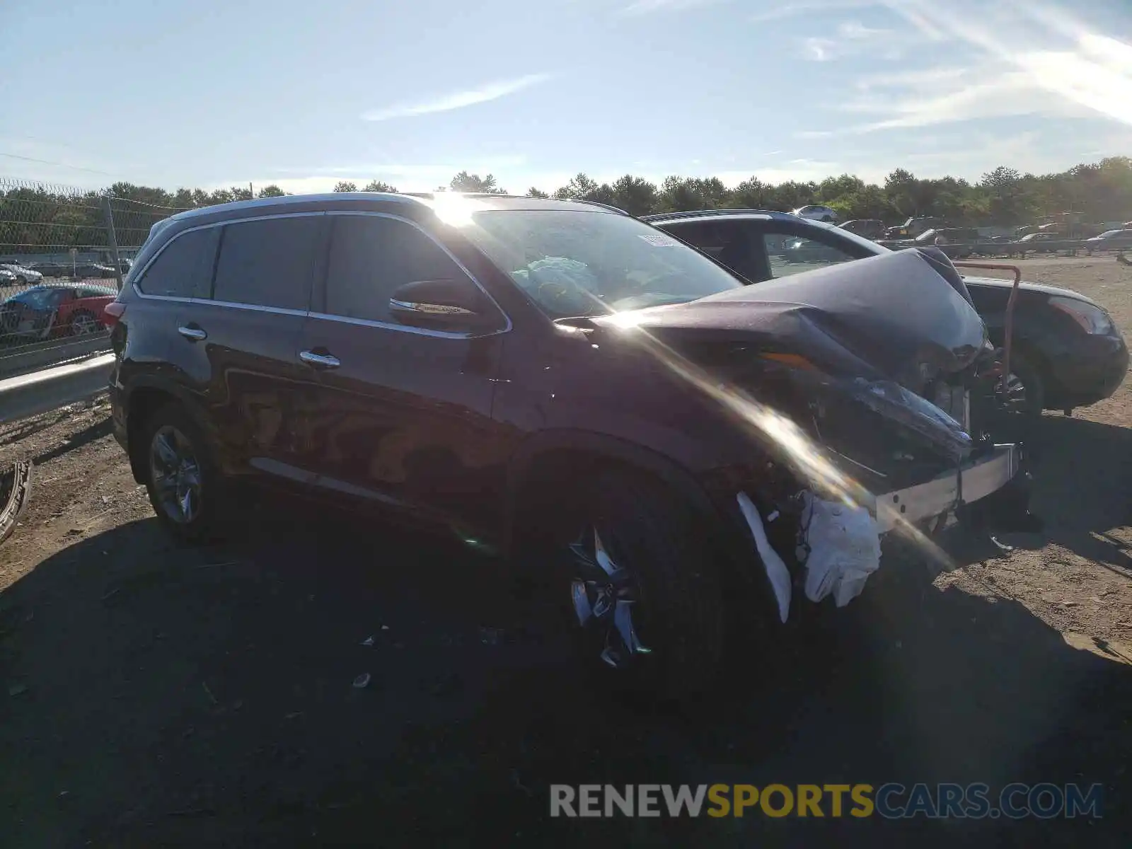 1 Photograph of a damaged car 5TDDZRFH3KS982681 TOYOTA HIGHLANDER 2019