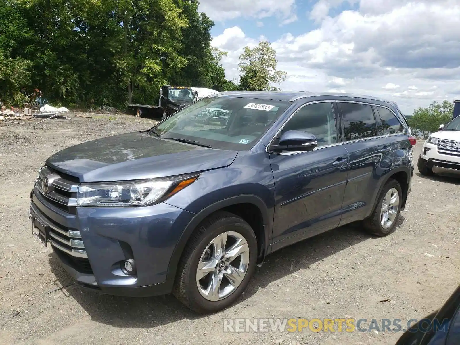 2 Photograph of a damaged car 5TDDZRFH3KS991414 TOYOTA HIGHLANDER 2019