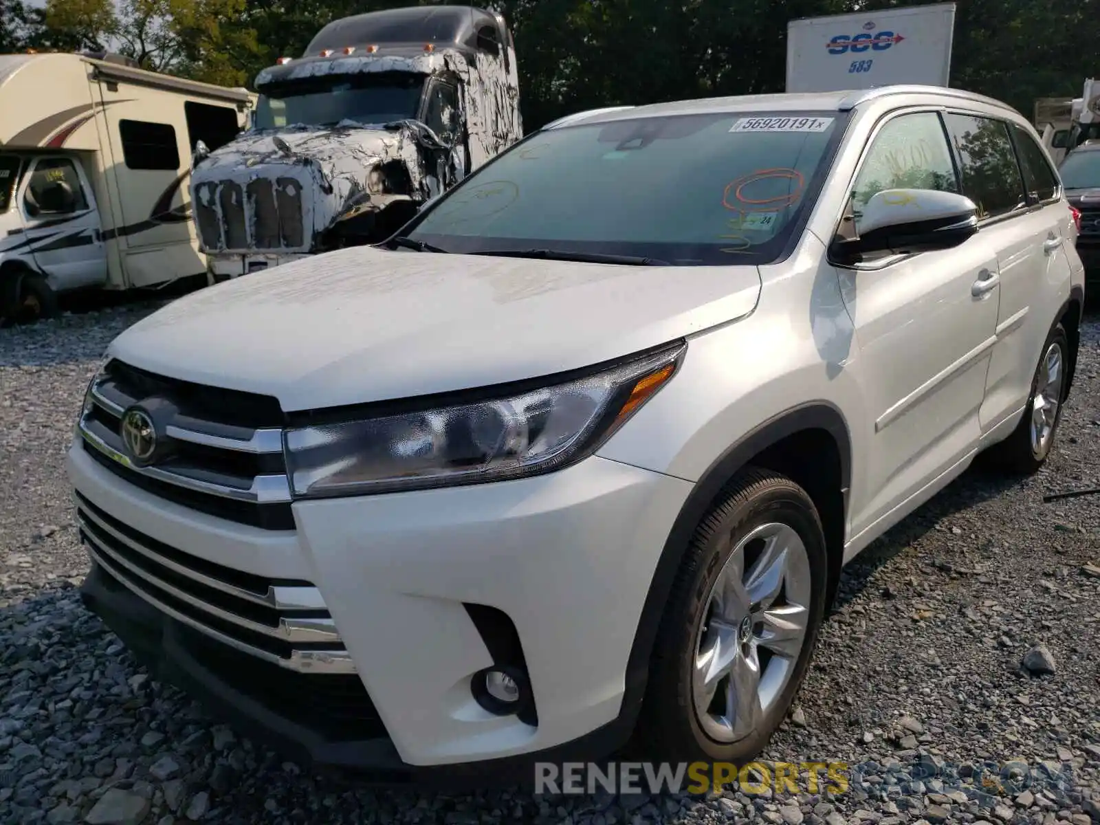 2 Photograph of a damaged car 5TDDZRFH3KS994815 TOYOTA HIGHLANDER 2019