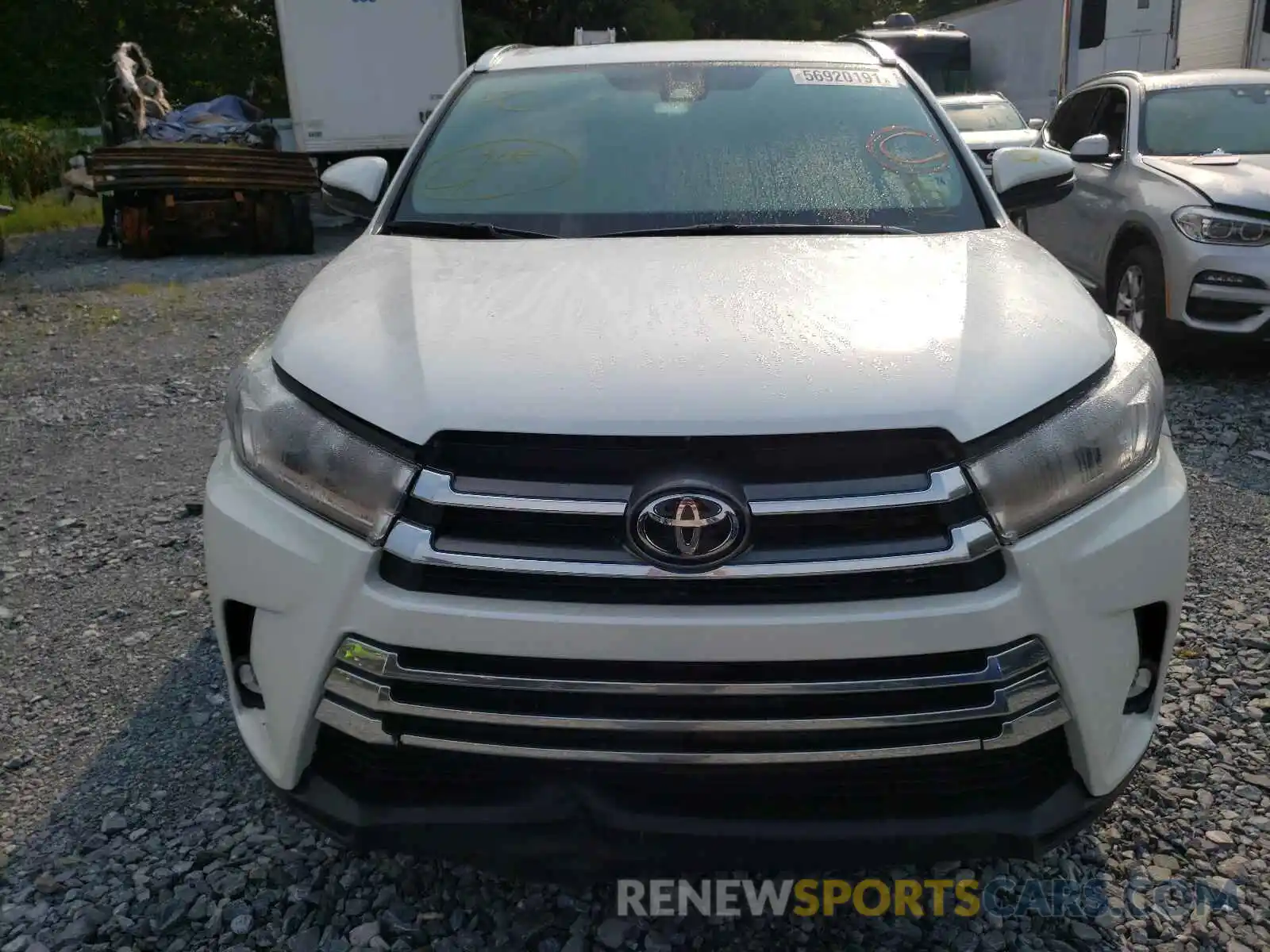 9 Photograph of a damaged car 5TDDZRFH3KS994815 TOYOTA HIGHLANDER 2019