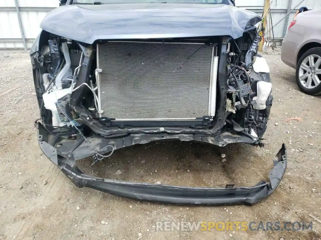 9 Photograph of a damaged car 5TDDZRFH3KS996600 TOYOTA HIGHLANDER 2019