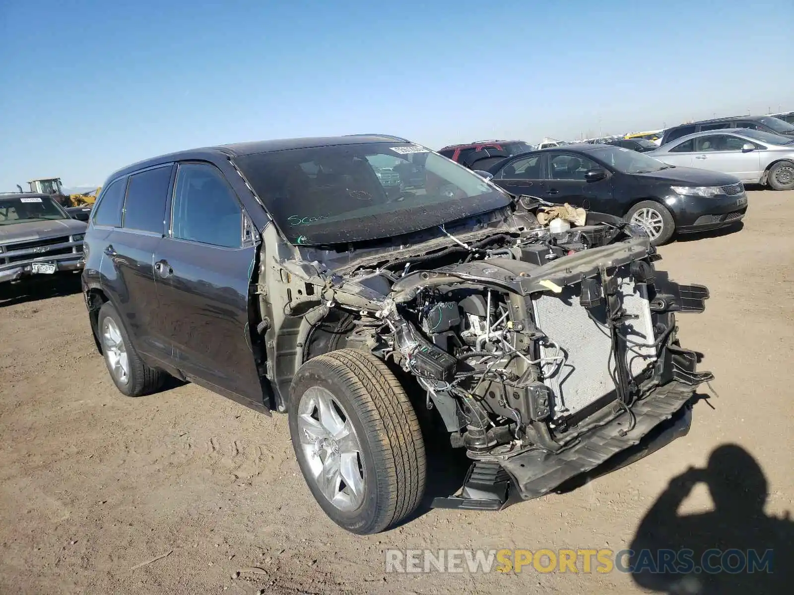 1 Photograph of a damaged car 5TDDZRFH3KS998007 TOYOTA HIGHLANDER 2019