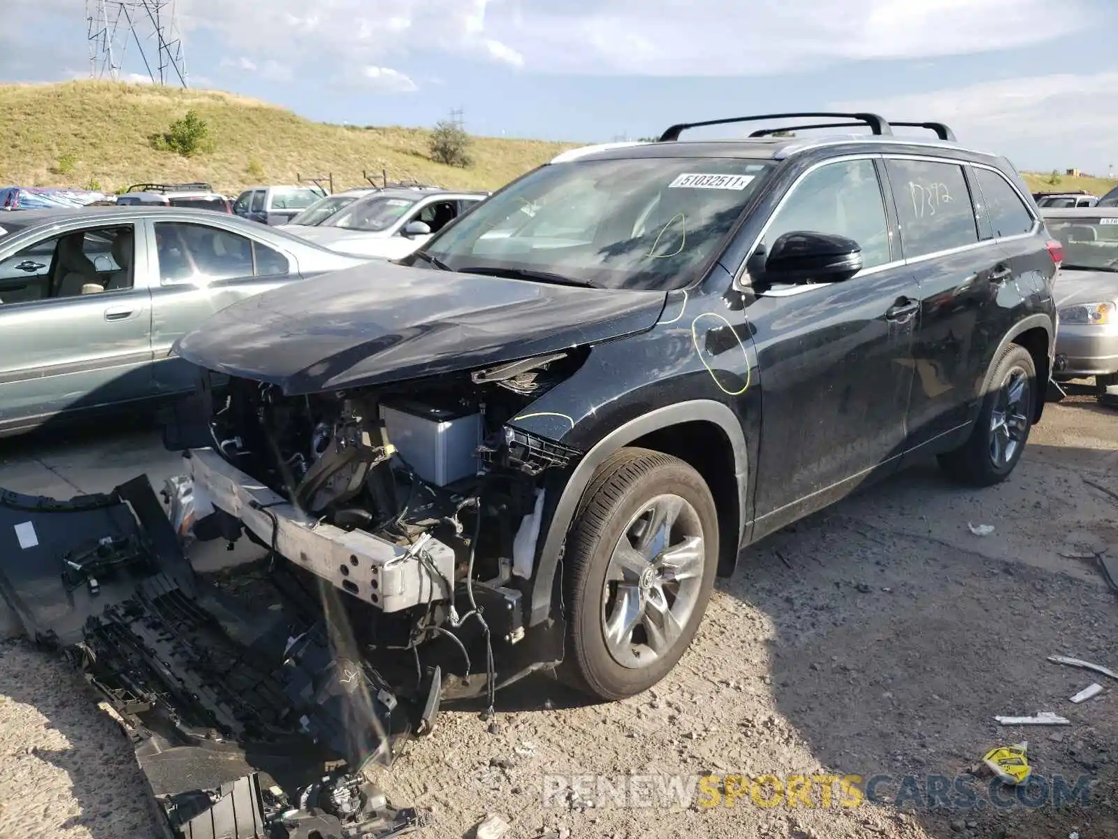 2 Photograph of a damaged car 5TDDZRFH4KS714903 TOYOTA HIGHLANDER 2019