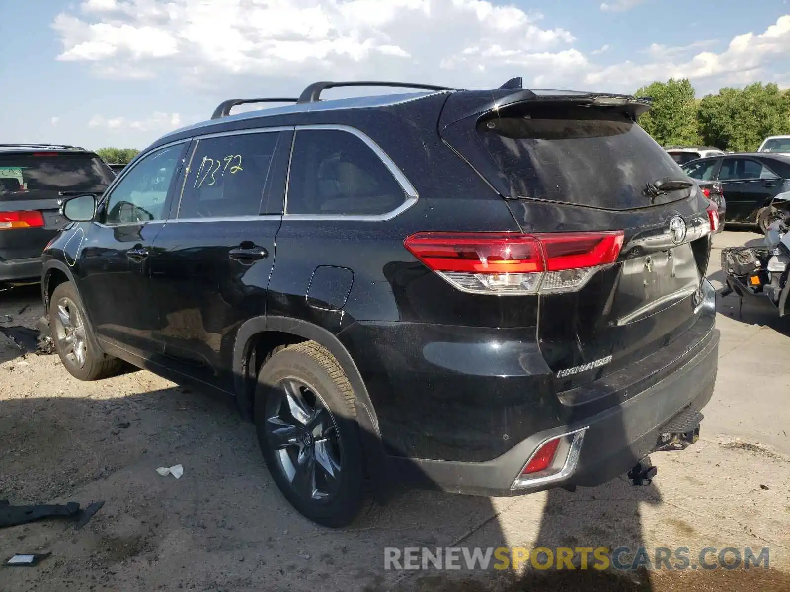 3 Photograph of a damaged car 5TDDZRFH4KS714903 TOYOTA HIGHLANDER 2019