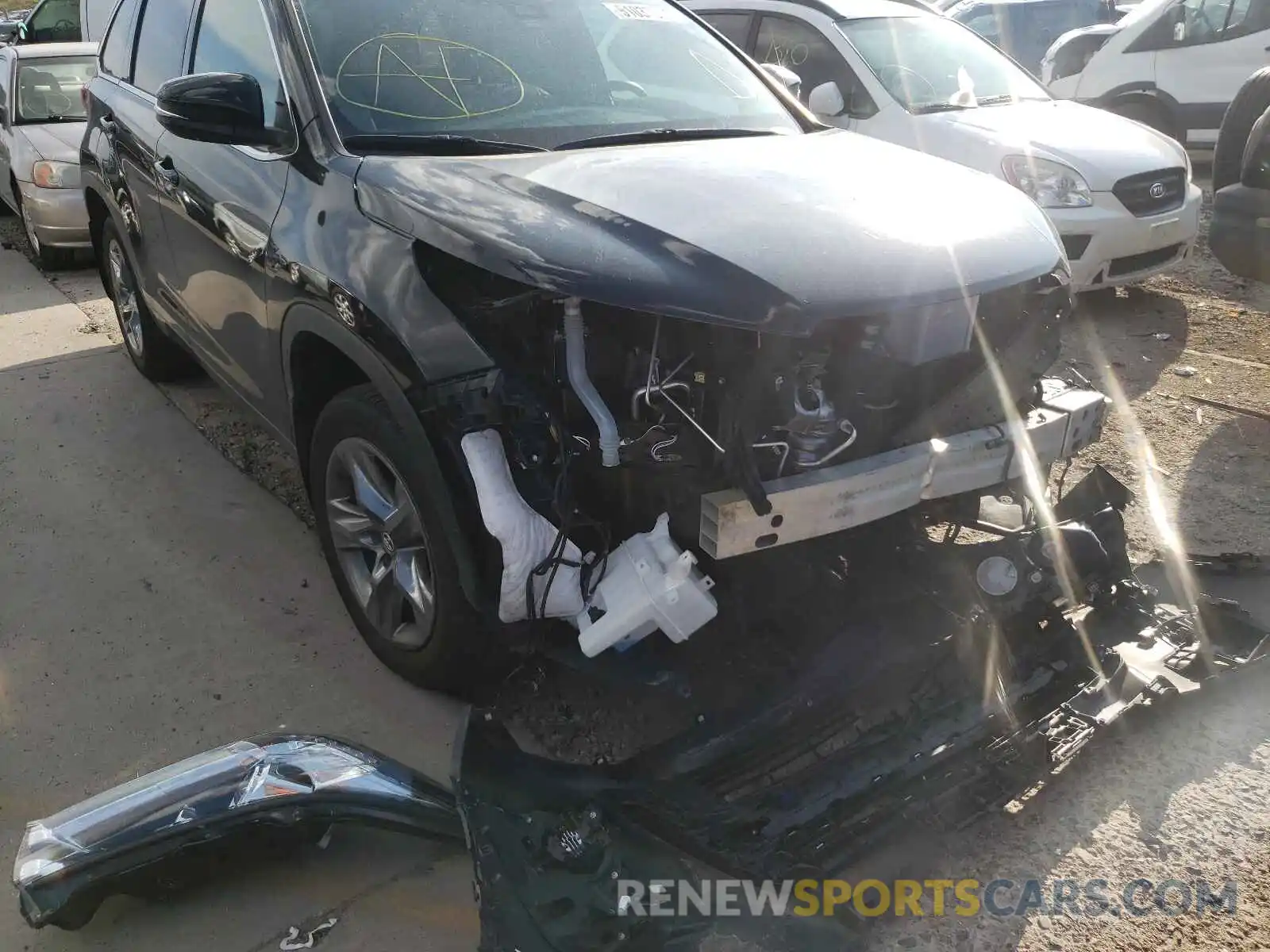 9 Photograph of a damaged car 5TDDZRFH4KS714903 TOYOTA HIGHLANDER 2019