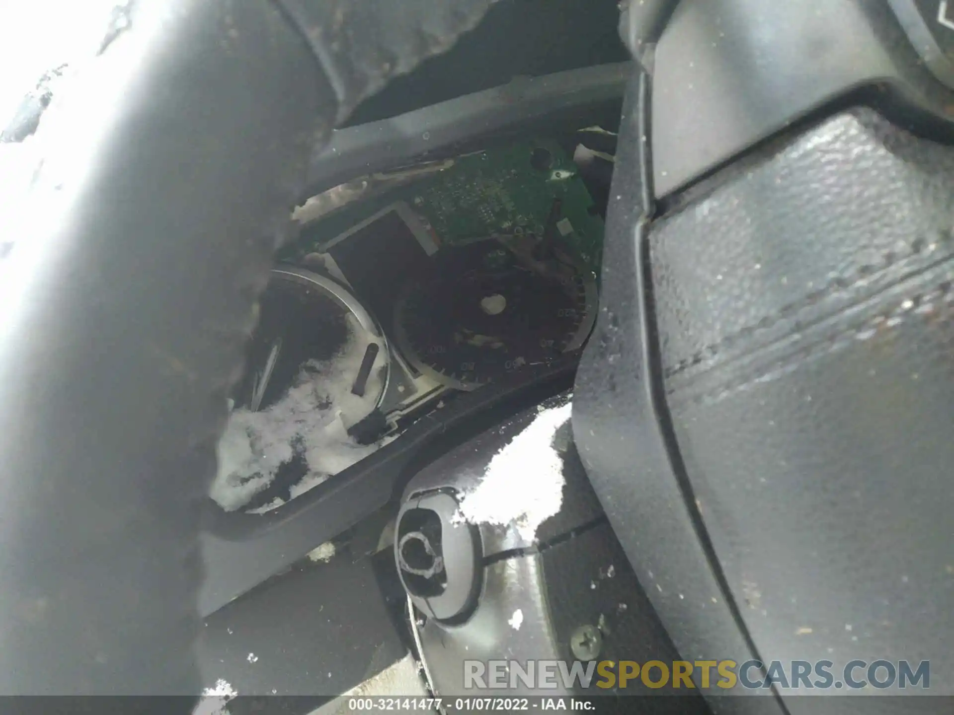 7 Photograph of a damaged car 5TDDZRFH4KS720961 TOYOTA HIGHLANDER 2019