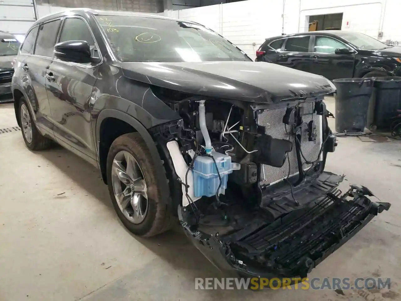 1 Photograph of a damaged car 5TDDZRFH4KS739672 TOYOTA HIGHLANDER 2019