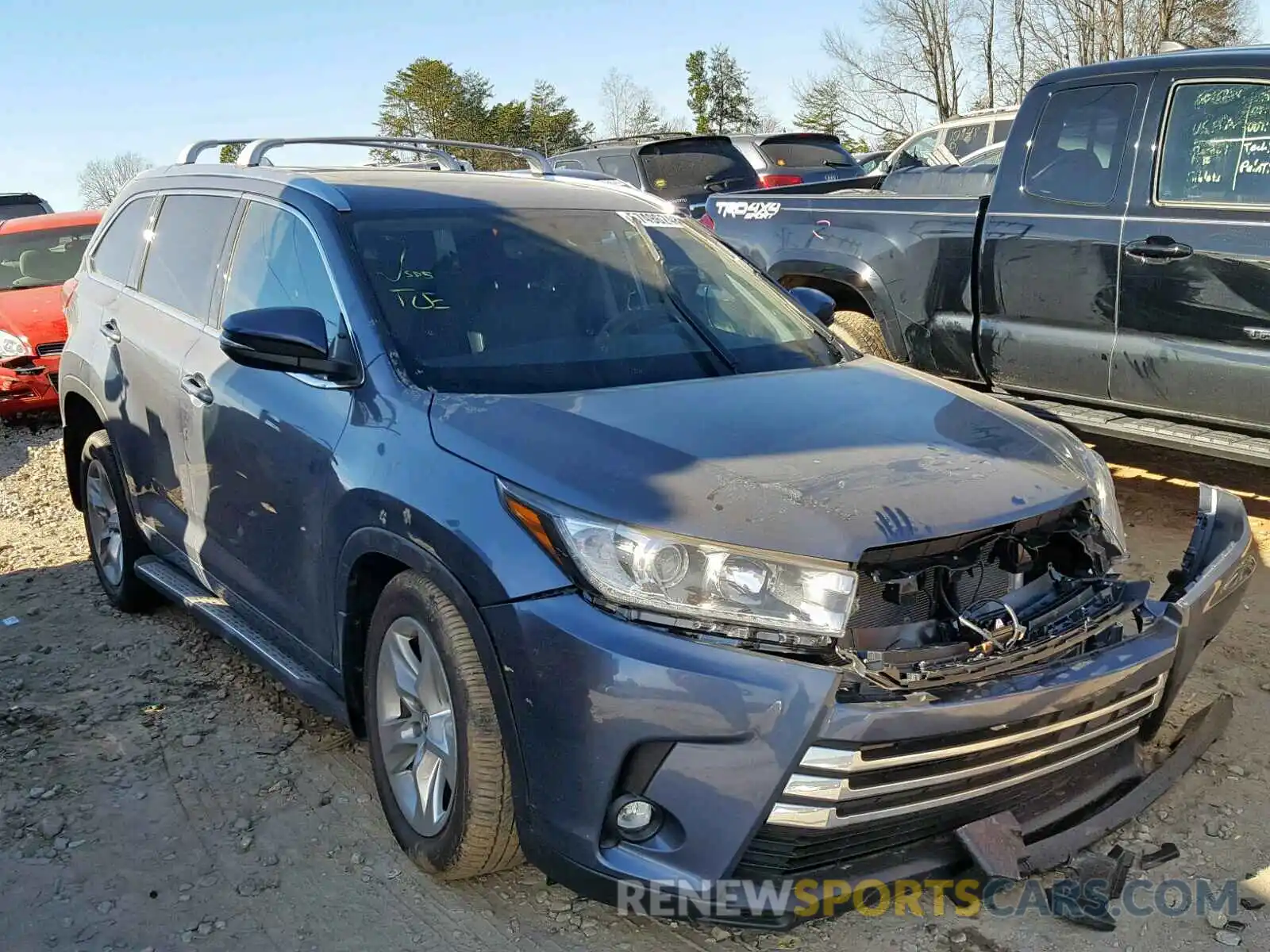 1 Photograph of a damaged car 5TDDZRFH4KS916401 TOYOTA HIGHLANDER 2019