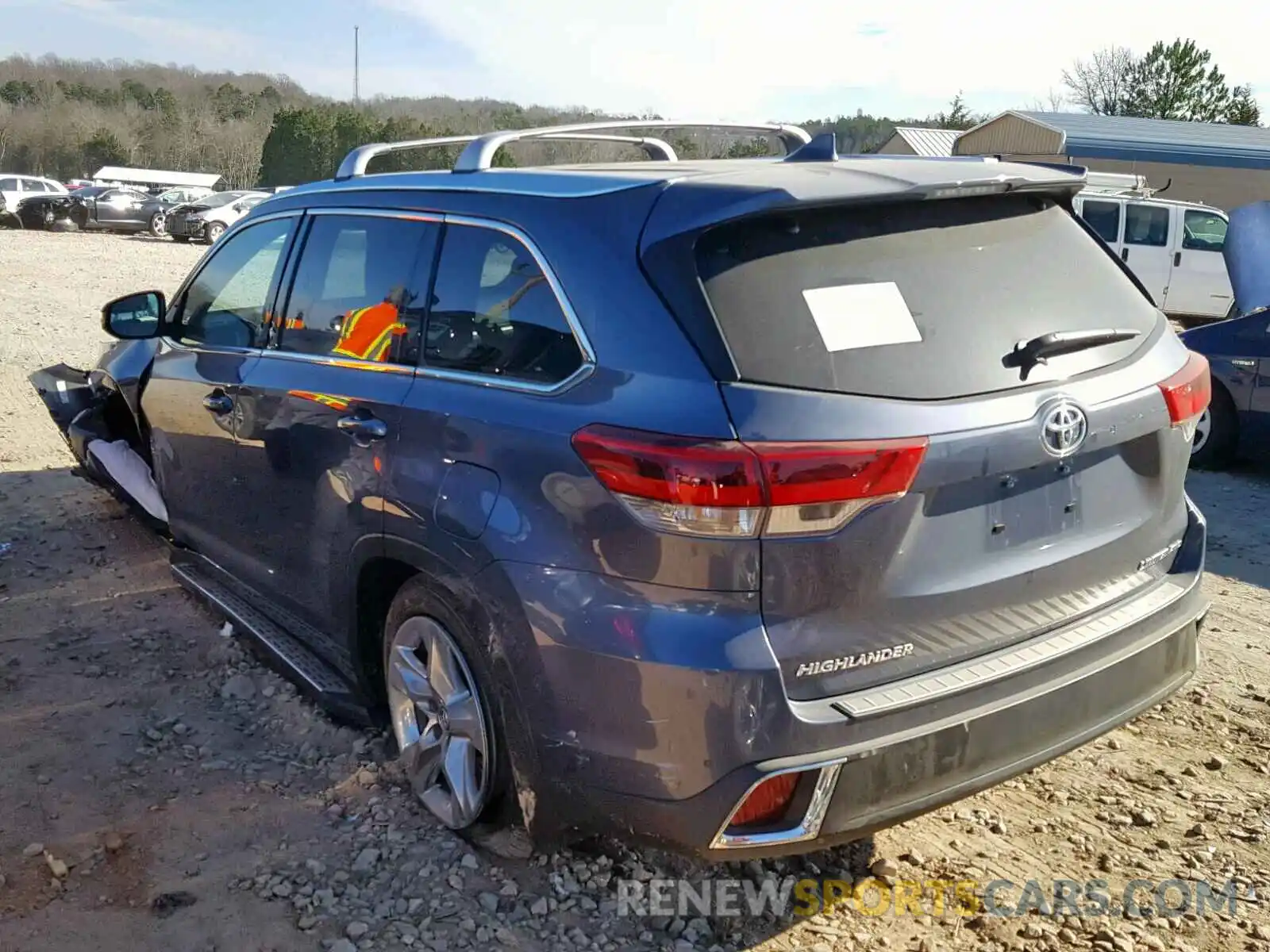 3 Photograph of a damaged car 5TDDZRFH4KS916401 TOYOTA HIGHLANDER 2019