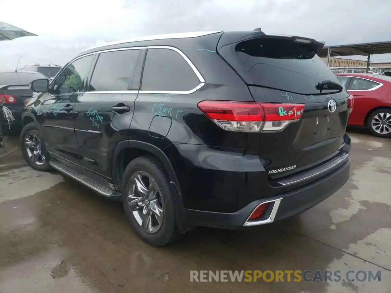 3 Photograph of a damaged car 5TDDZRFH4KS920609 TOYOTA HIGHLANDER 2019