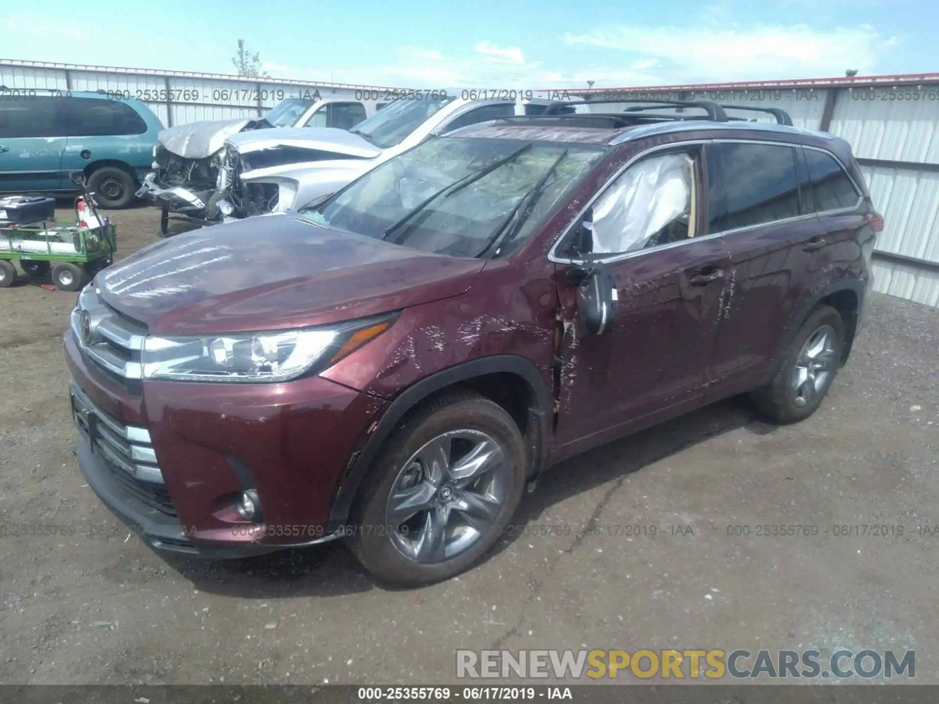 2 Photograph of a damaged car 5TDDZRFH4KS921307 TOYOTA HIGHLANDER 2019