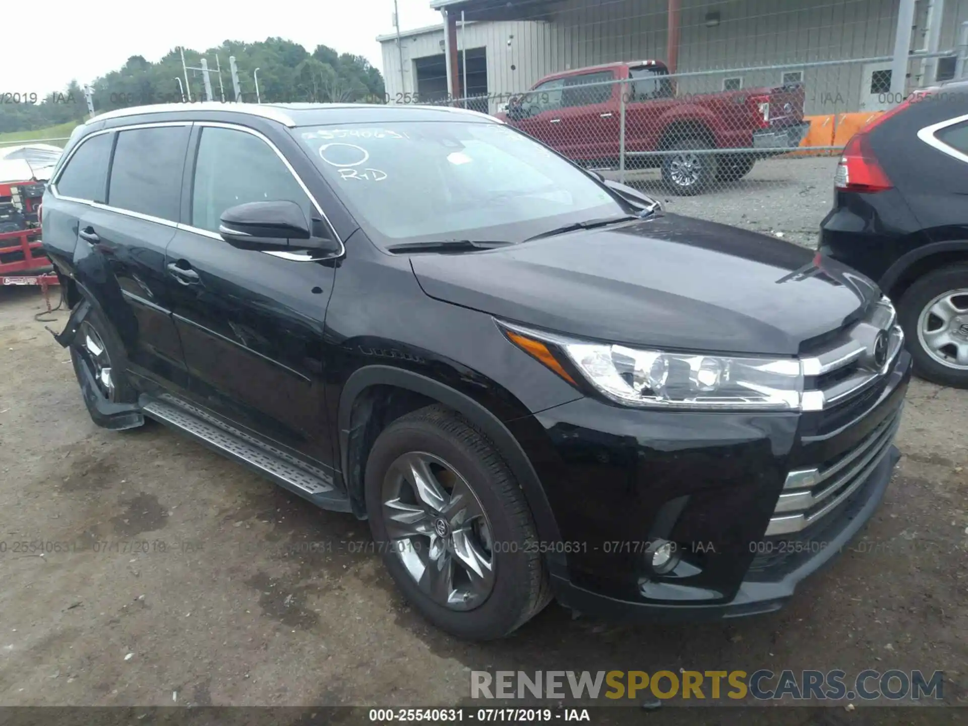 1 Photograph of a damaged car 5TDDZRFH4KS926507 TOYOTA HIGHLANDER 2019