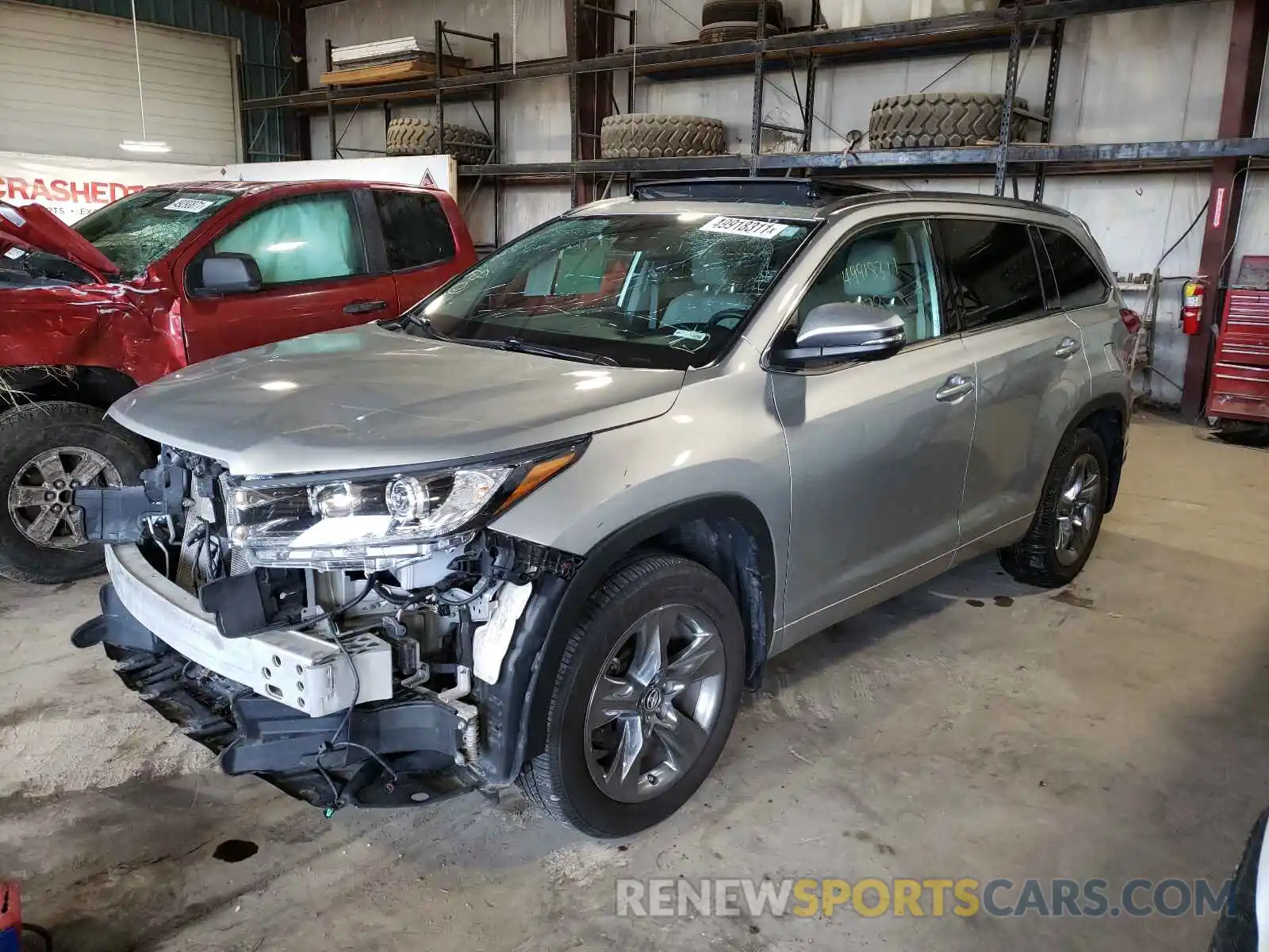 2 Photograph of a damaged car 5TDDZRFH4KS928855 TOYOTA HIGHLANDER 2019