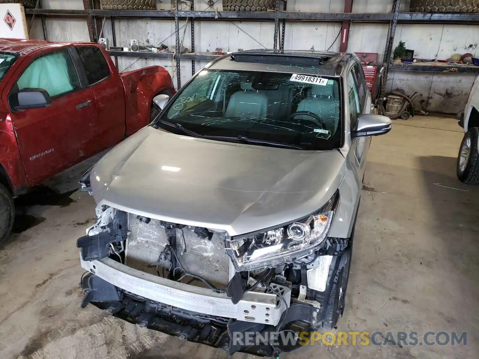 9 Photograph of a damaged car 5TDDZRFH4KS928855 TOYOTA HIGHLANDER 2019