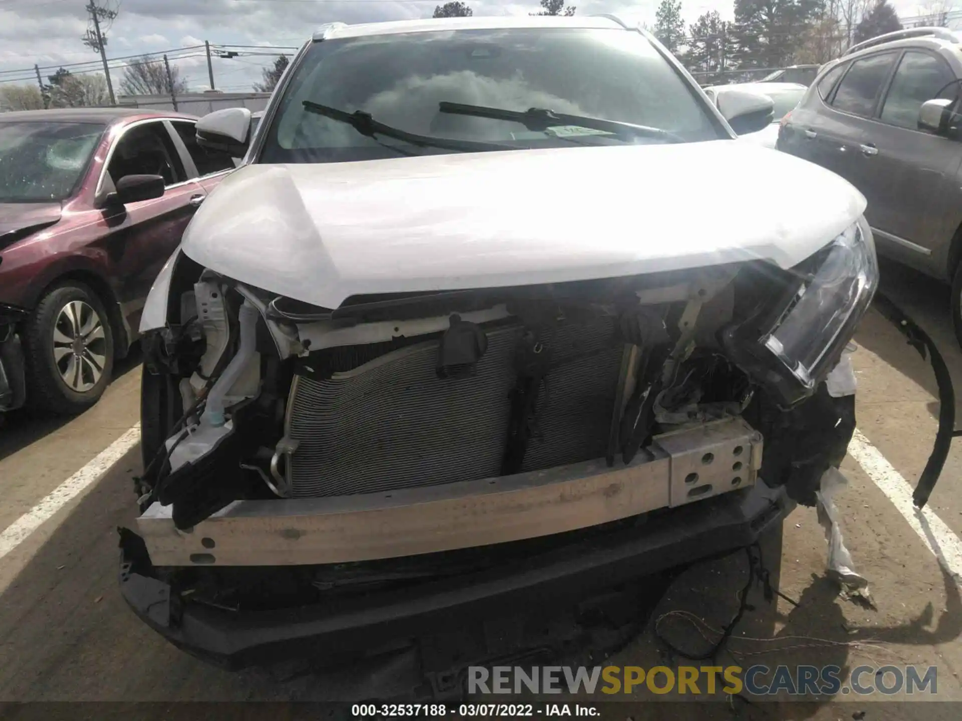 6 Photograph of a damaged car 5TDDZRFH4KS932274 TOYOTA HIGHLANDER 2019