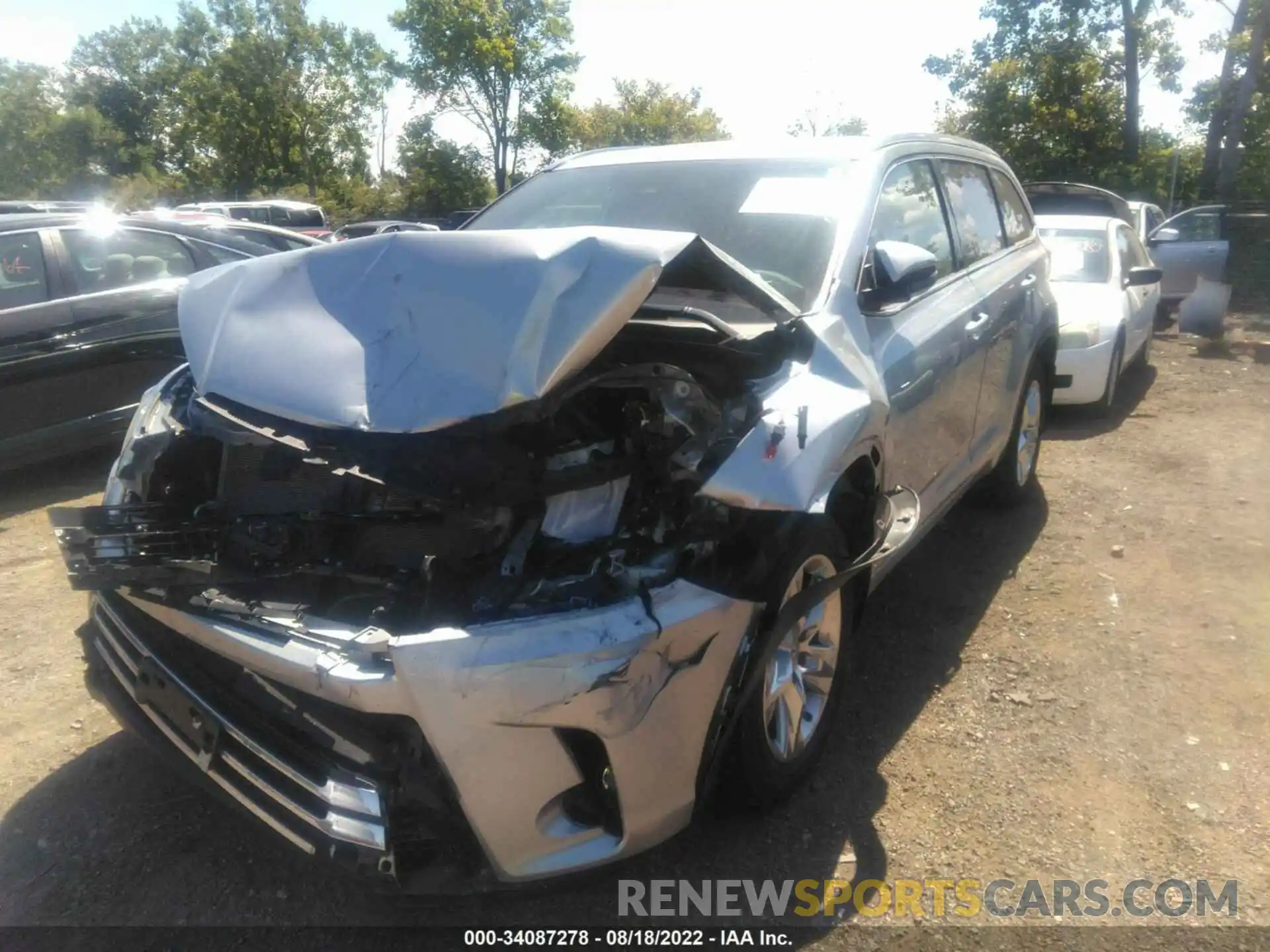 2 Photograph of a damaged car 5TDDZRFH4KS936146 TOYOTA HIGHLANDER 2019