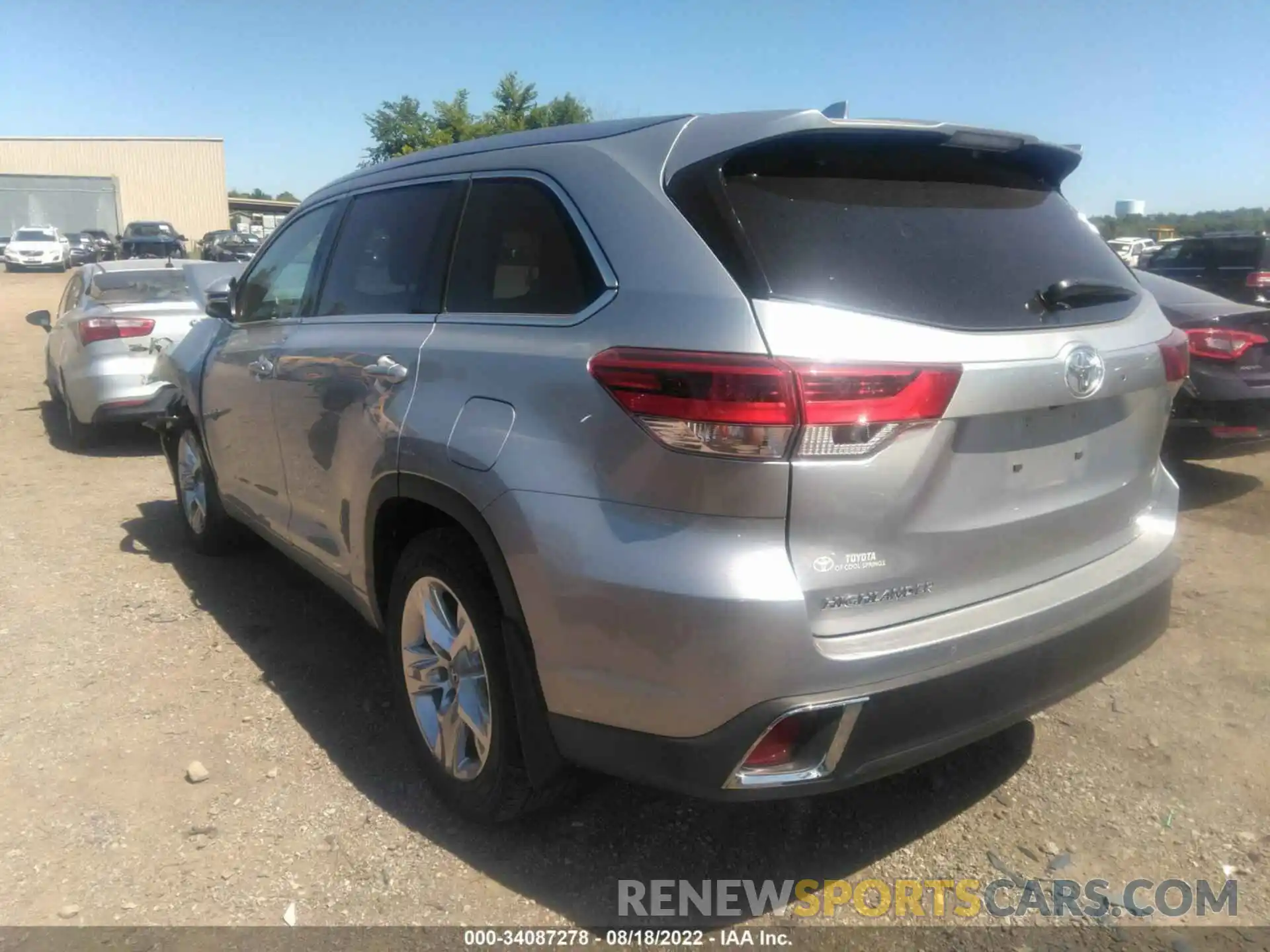 3 Photograph of a damaged car 5TDDZRFH4KS936146 TOYOTA HIGHLANDER 2019