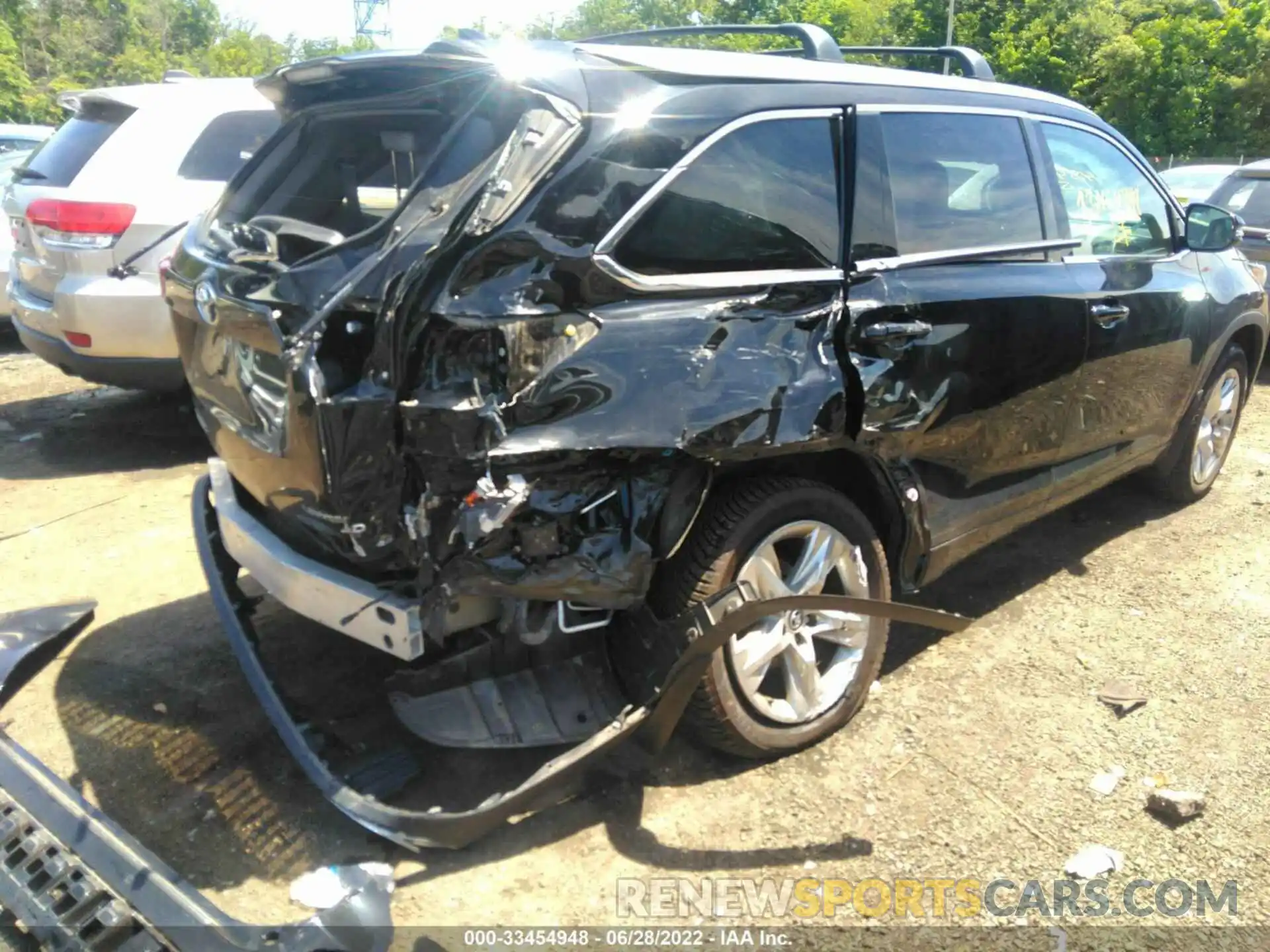 6 Photograph of a damaged car 5TDDZRFH4KS938107 TOYOTA HIGHLANDER 2019