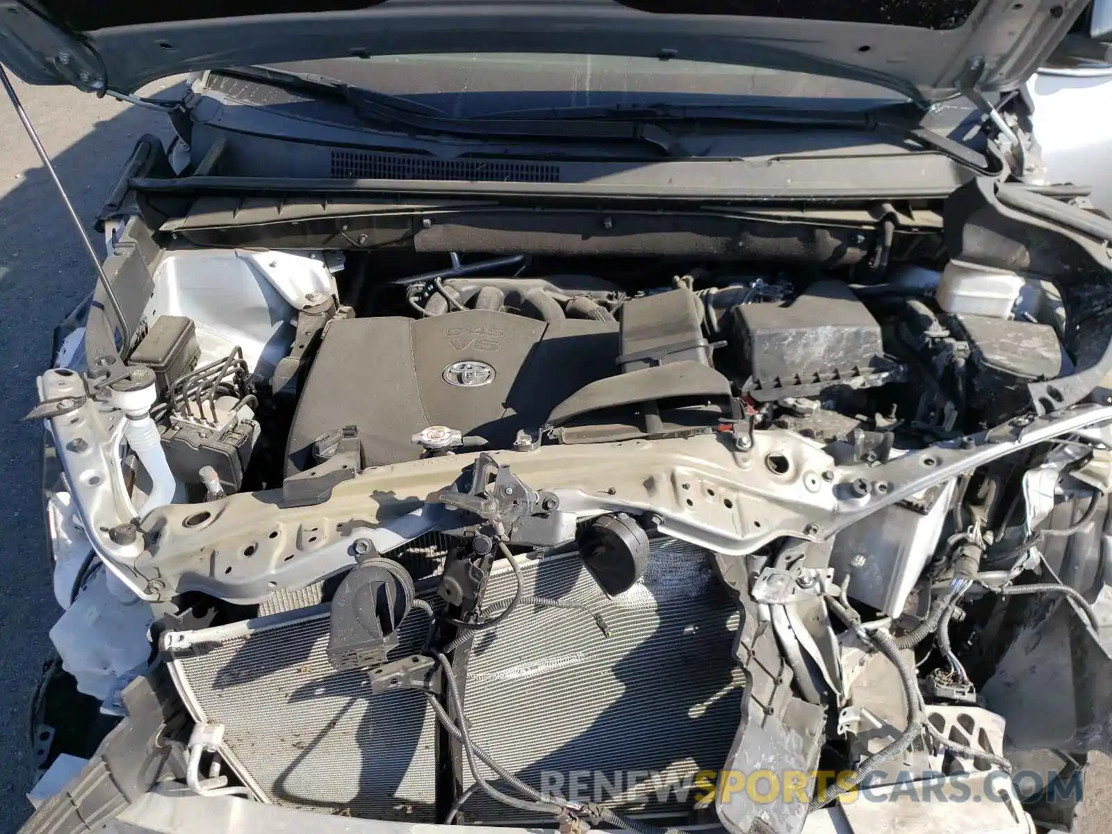 7 Photograph of a damaged car 5TDDZRFH4KS944893 TOYOTA HIGHLANDER 2019