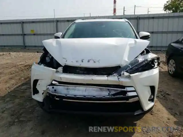 9 Photograph of a damaged car 5TDDZRFH4KS945090 TOYOTA HIGHLANDER 2019