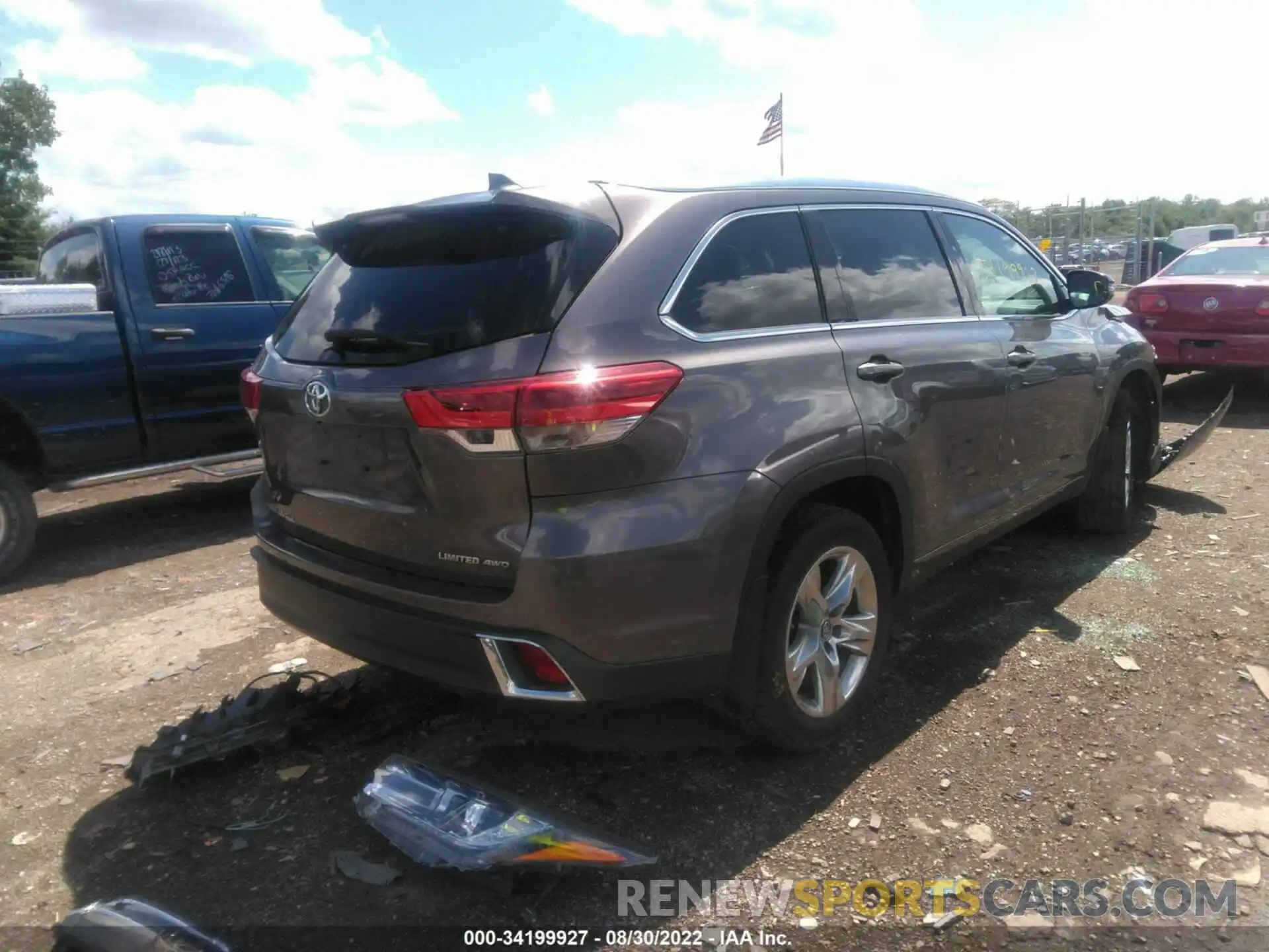 4 Photograph of a damaged car 5TDDZRFH4KS954274 TOYOTA HIGHLANDER 2019