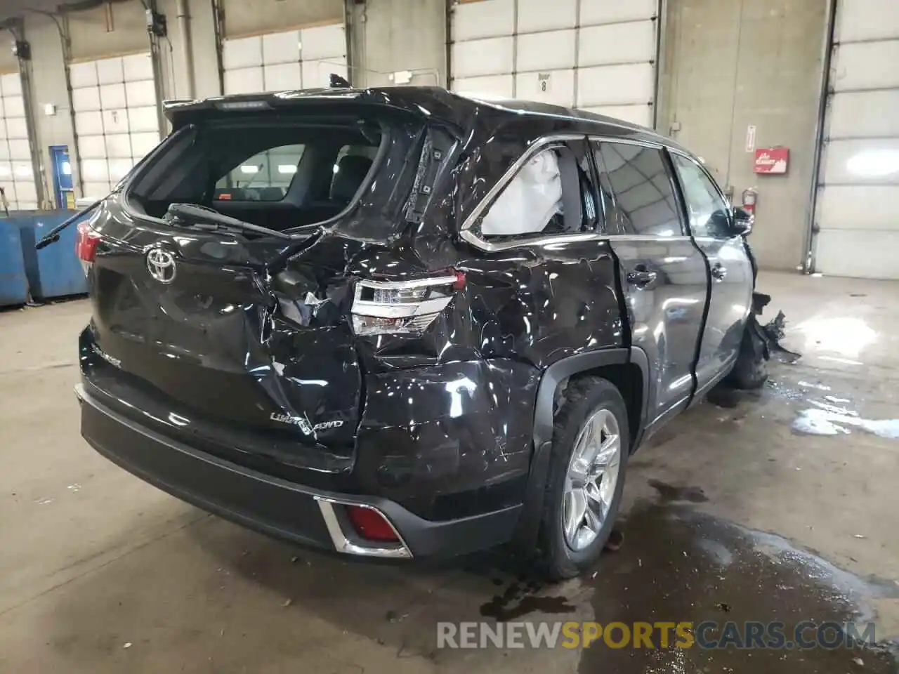 4 Photograph of a damaged car 5TDDZRFH4KS960396 TOYOTA HIGHLANDER 2019