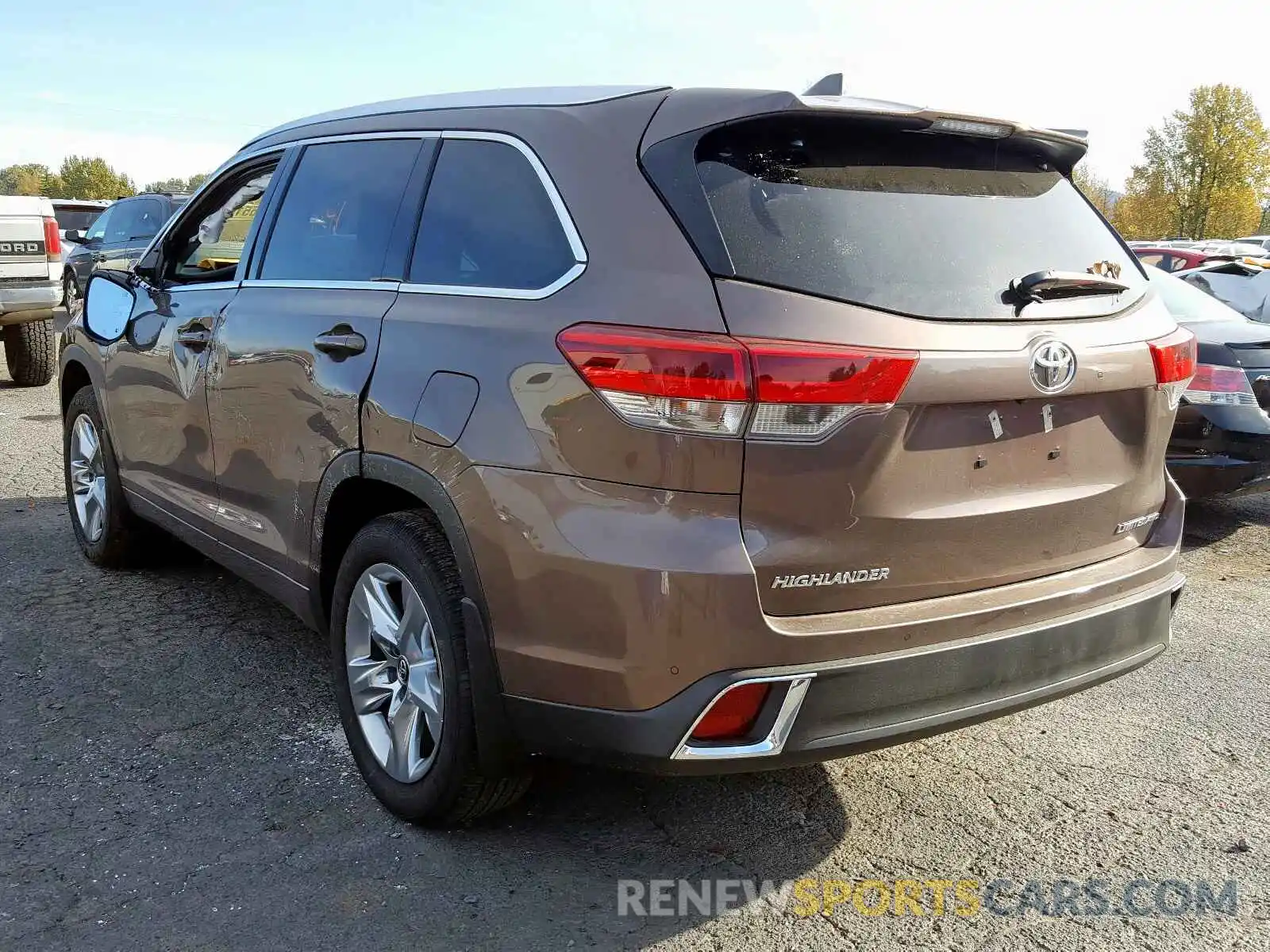 3 Photograph of a damaged car 5TDDZRFH4KS962293 TOYOTA HIGHLANDER 2019