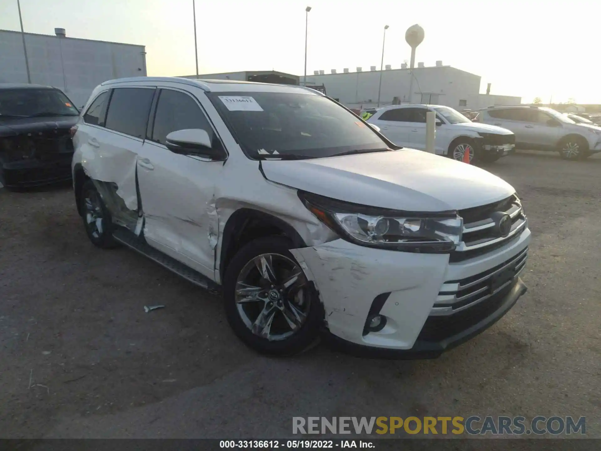 1 Photograph of a damaged car 5TDDZRFH4KS972886 TOYOTA HIGHLANDER 2019