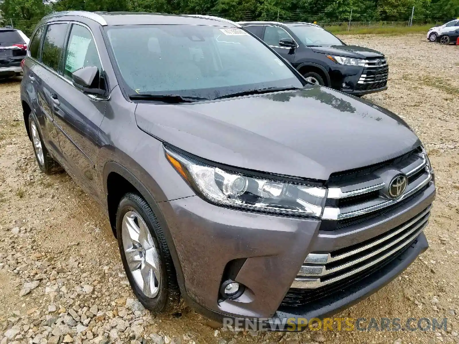 1 Photograph of a damaged car 5TDDZRFH4KS974444 TOYOTA HIGHLANDER 2019