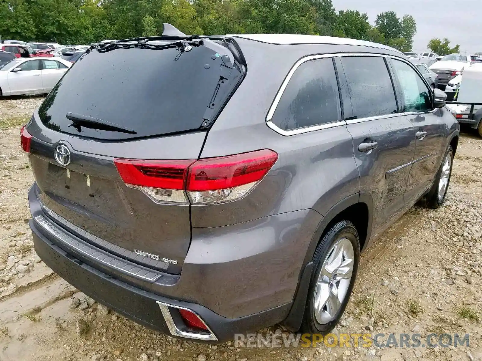 4 Photograph of a damaged car 5TDDZRFH4KS974444 TOYOTA HIGHLANDER 2019