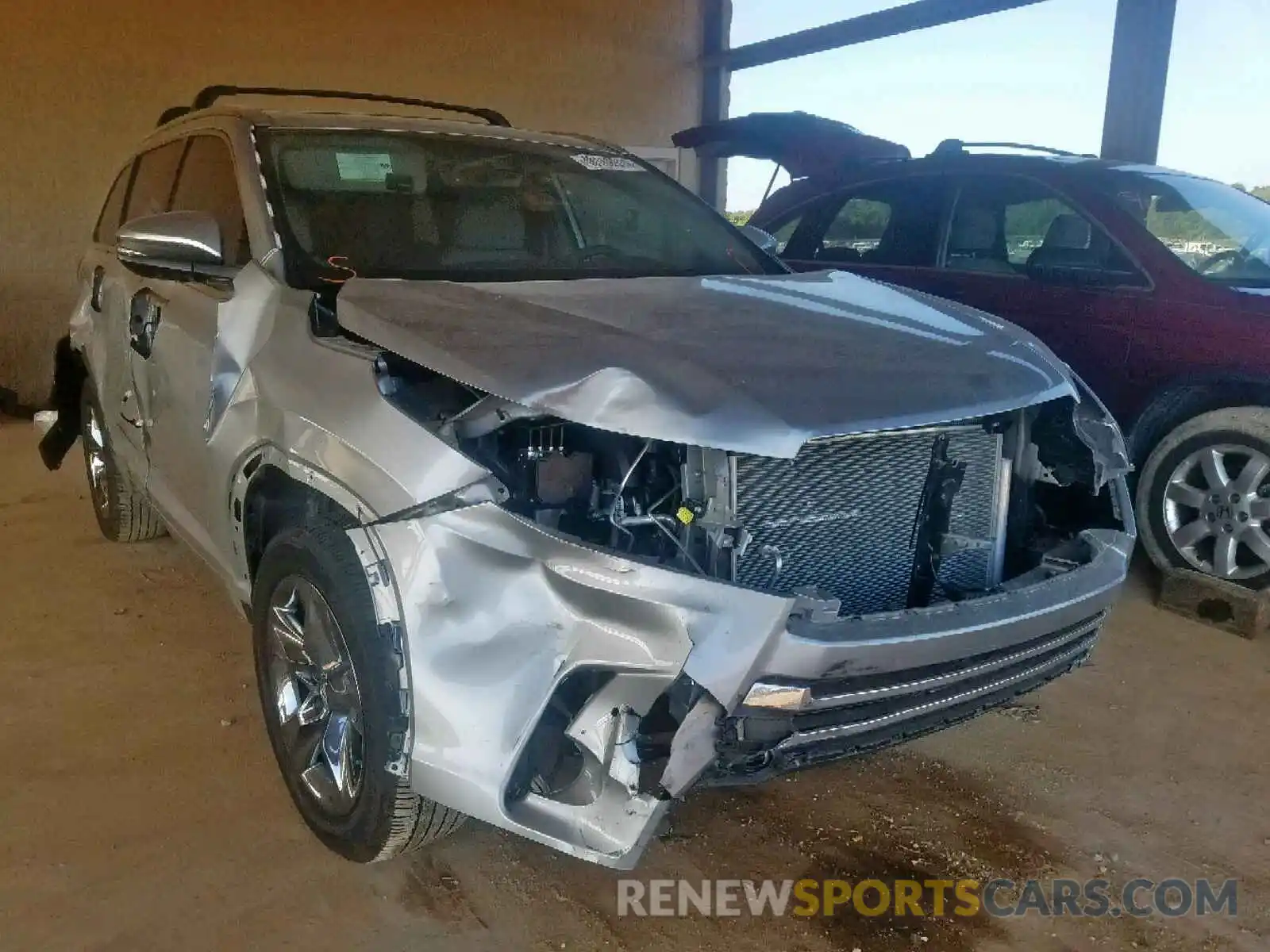 1 Photograph of a damaged car 5TDDZRFH4KS984925 TOYOTA HIGHLANDER 2019