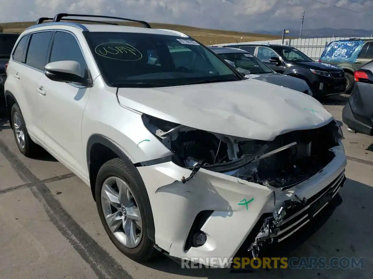 1 Photograph of a damaged car 5TDDZRFH4KS991129 TOYOTA HIGHLANDER 2019