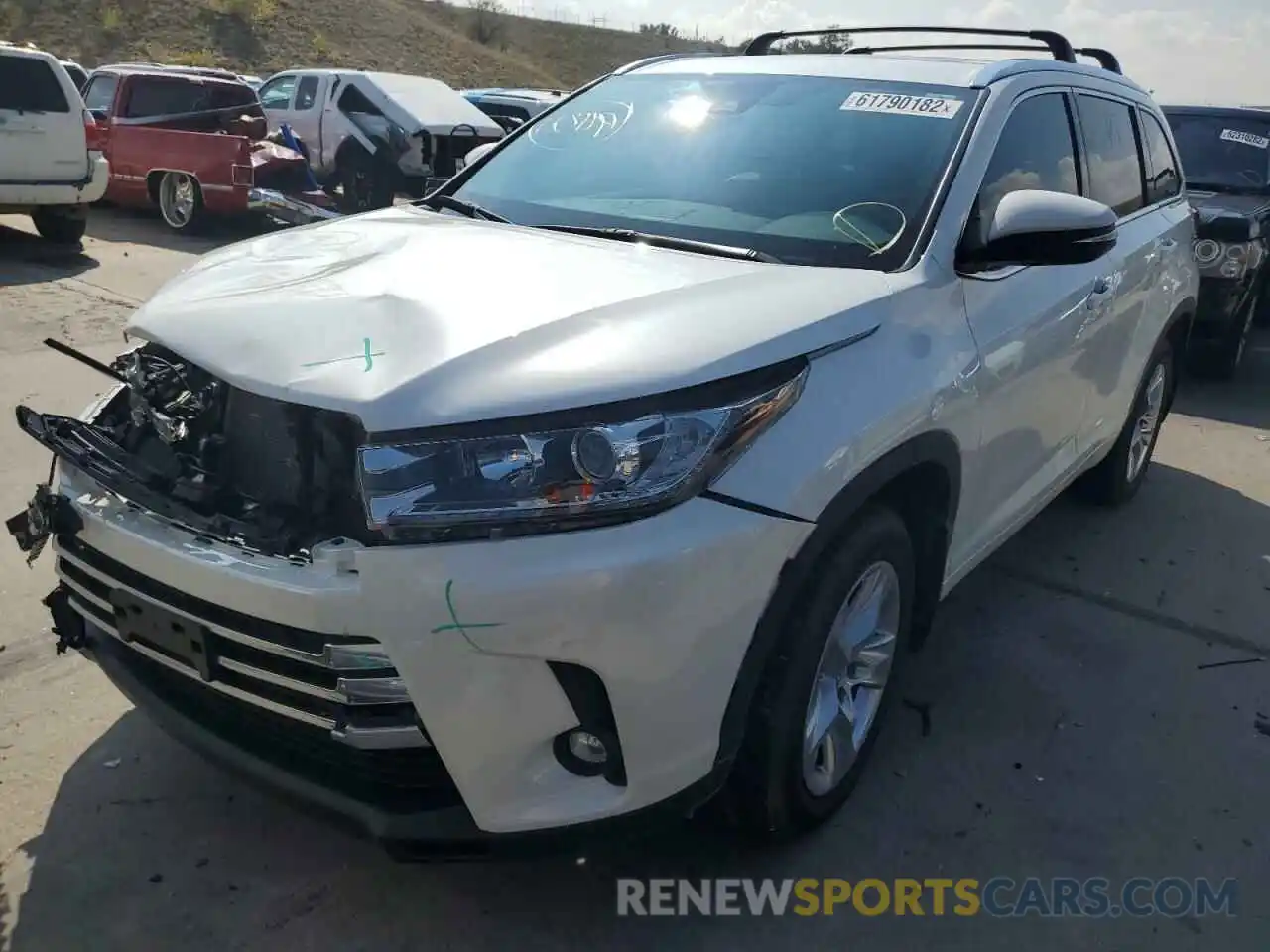 2 Photograph of a damaged car 5TDDZRFH4KS991129 TOYOTA HIGHLANDER 2019