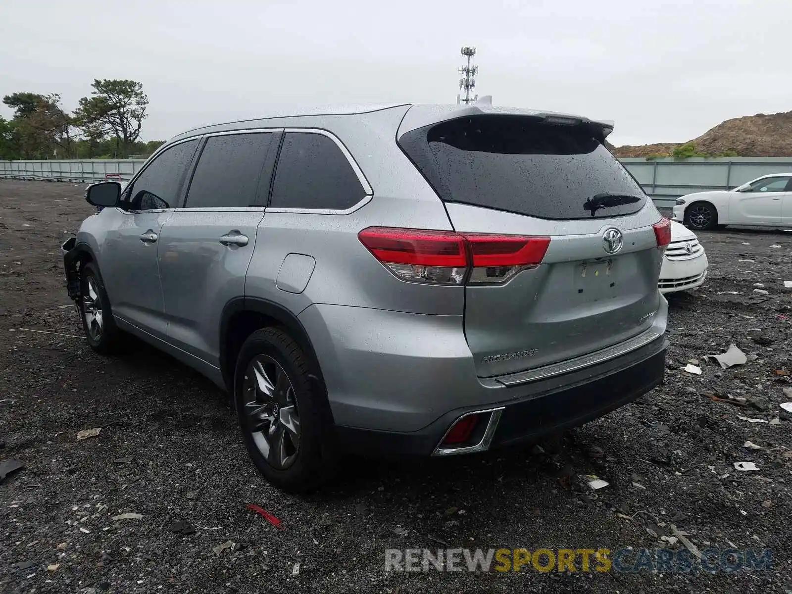 3 Photograph of a damaged car 5TDDZRFH4KS993639 TOYOTA HIGHLANDER 2019